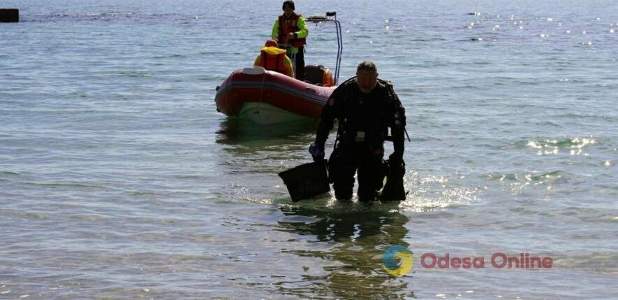 Одеса готується до пляжного сезону: водолази почали обстежувати дно (фото, відео) Одеса готується до пляжного сезону: водолази почали обстежувати дно (фото, відео)