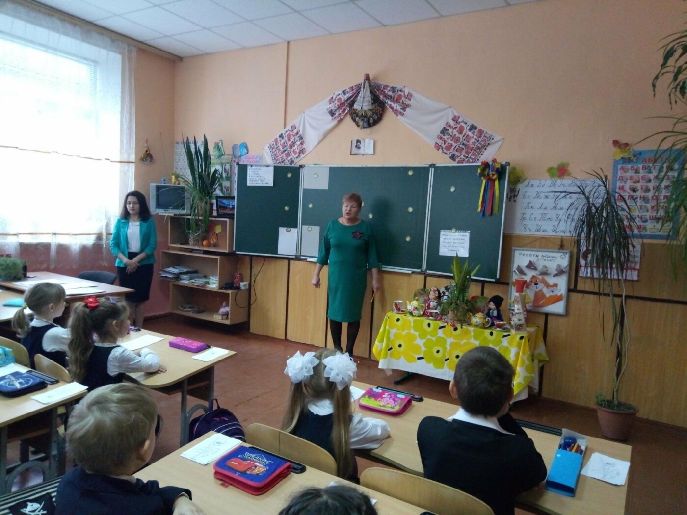 У Броварській ЗОШ І-ІІІ прошли патріотичні заходи, фото-1 У Броварській ЗОШ І-ІІІ прошли патріотичні заходи, фото-1