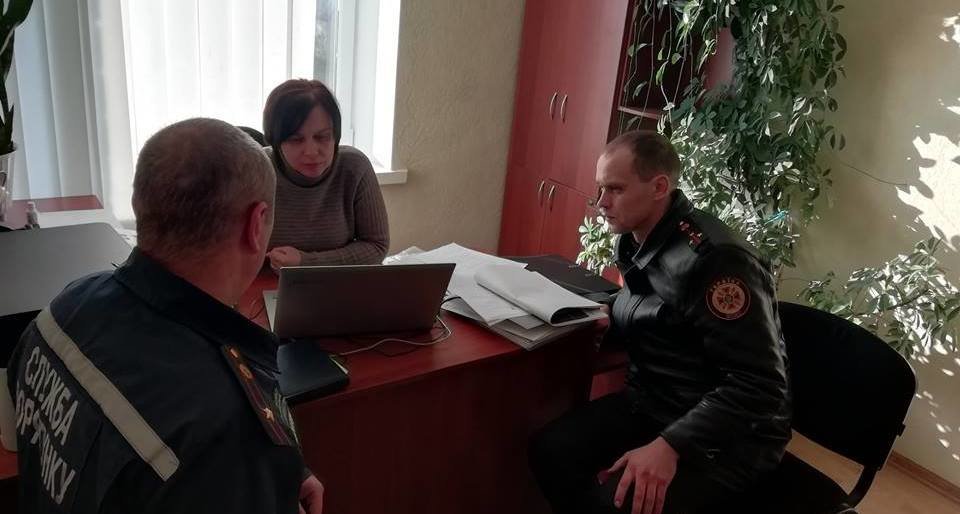 На Броварщині: рятувалиники проводили бесіди на протипожежну темати... На Броварщині: рятувалиники проводили бесіди на протипожежну тематику, Головний редактор
