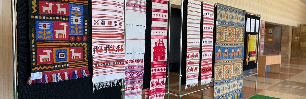Міський культурний центр: в Броварах відкрито виставку ворсових кил... Міський культурний центр: в Броварах відкрито виставку ворсових килимів