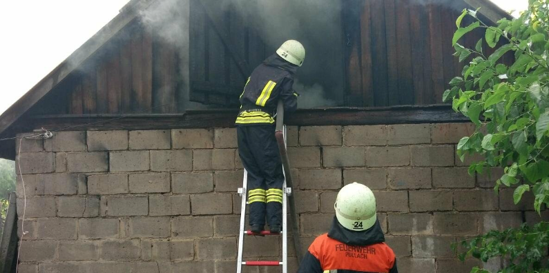 На Броварщині палала будівля